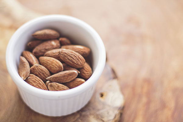 top 10 foods with health benefits - almonds