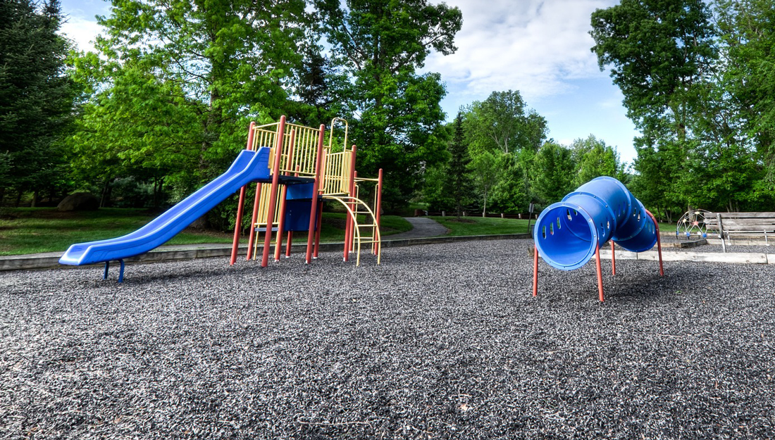 Crumb Rubber Mulch On Playgrounds, What Kind Of Mulch Is Used For Playgrounds